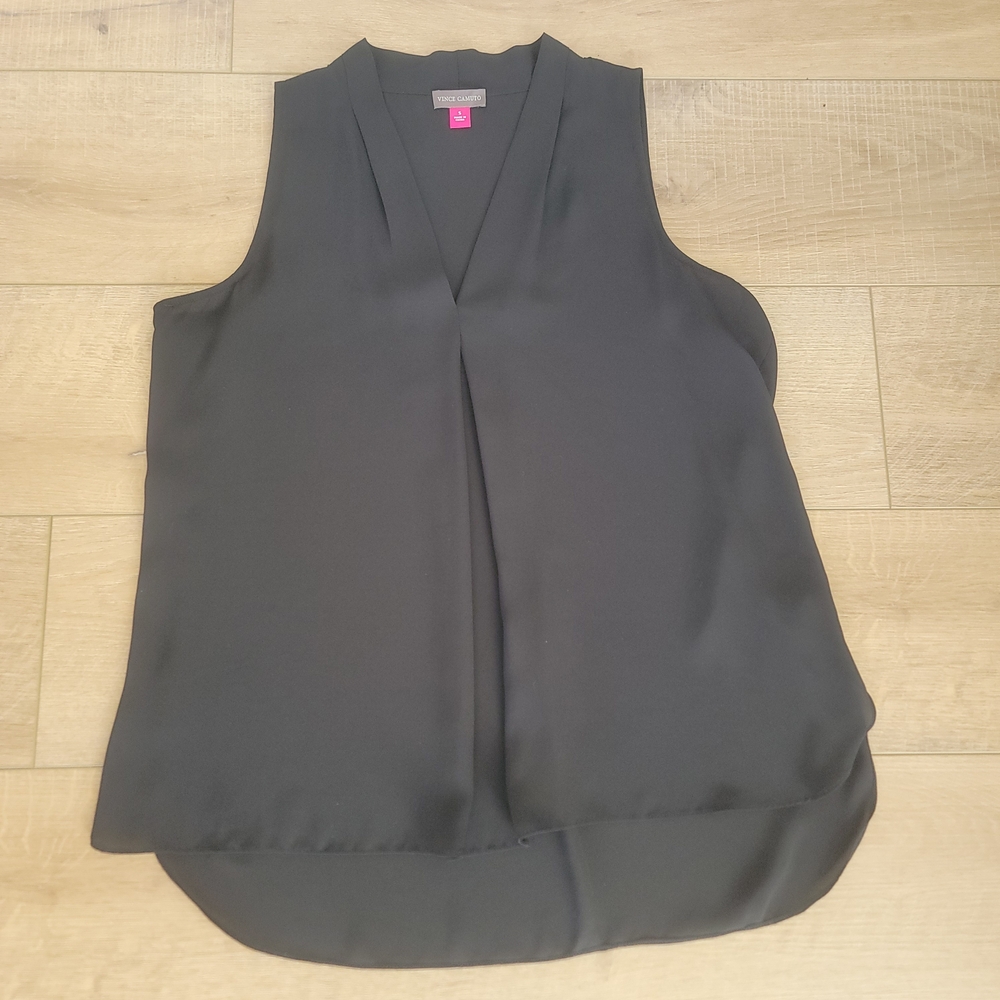 Vince Camuto Black V-Neck Sleeveless Rumple Blouse Small. Office Chic